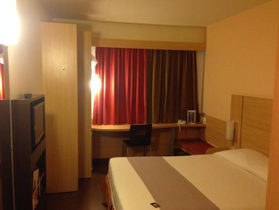 Hotel Ibis Lins Kültér fotó