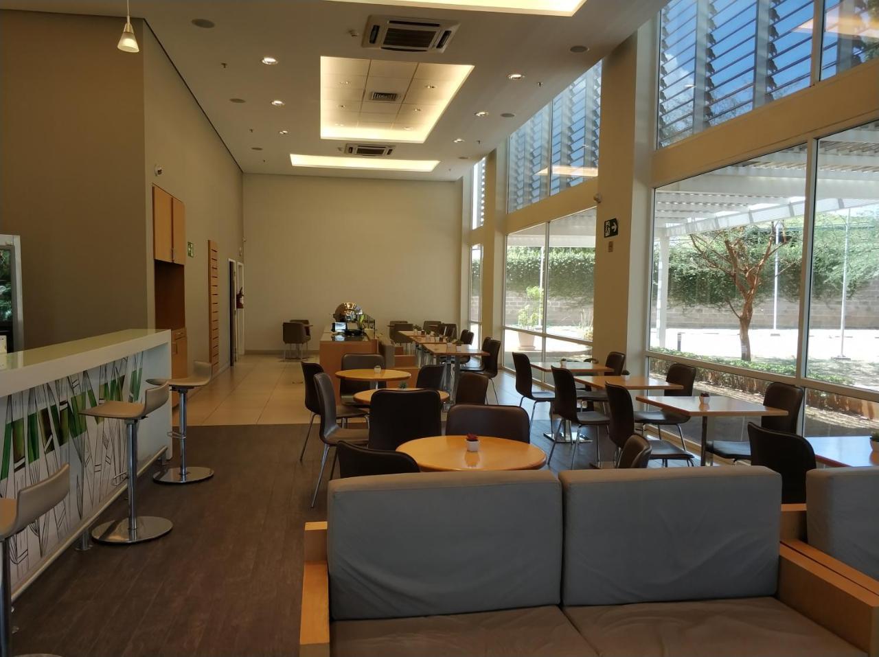 Hotel Ibis Lins Kültér fotó