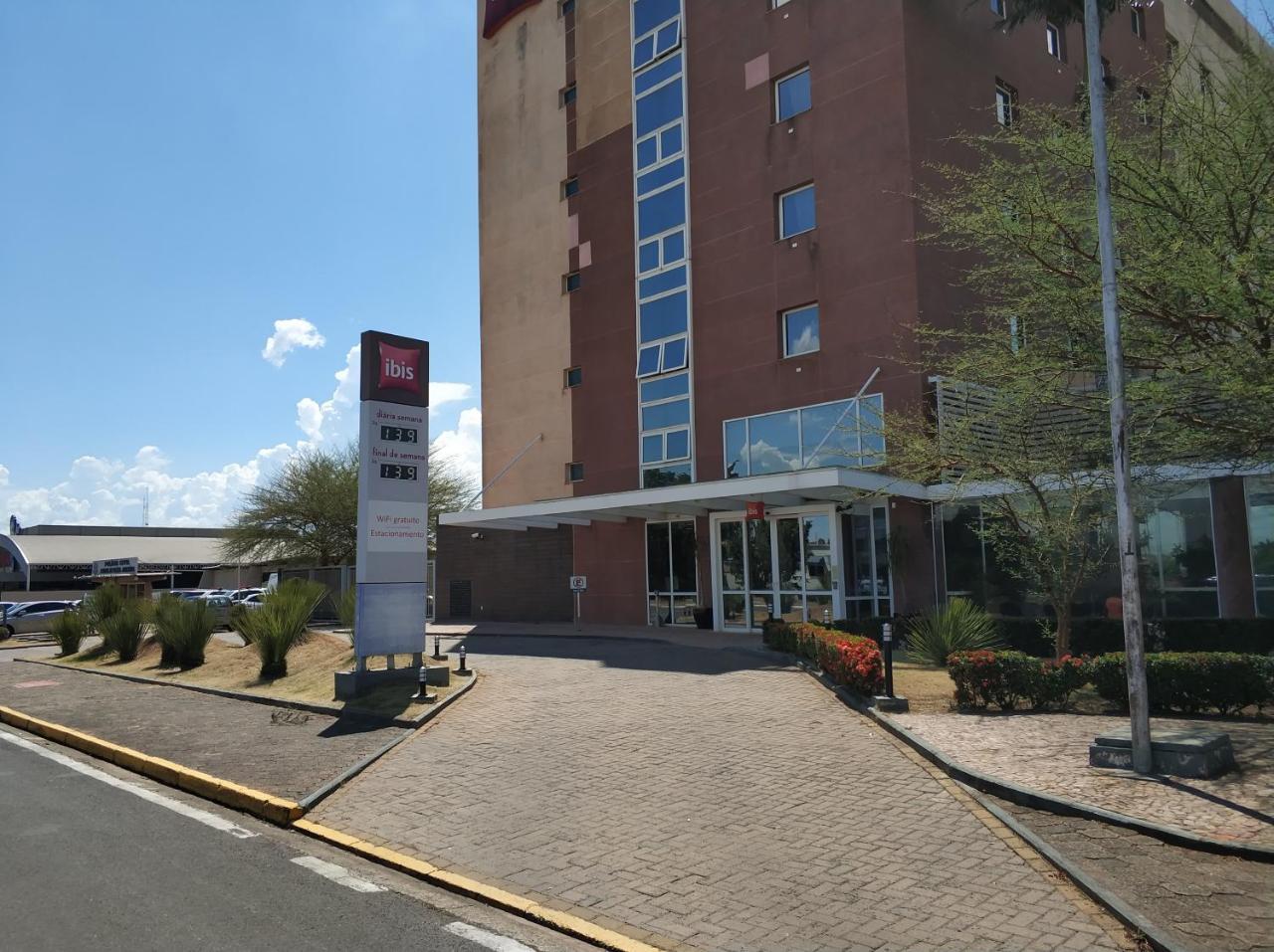 Hotel Ibis Lins Kültér fotó